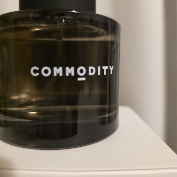 Commodity Velvet - Picture 4 of 5